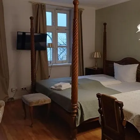 BoLA Ferienwohnung Hamburg Nr 25 Shabby für 2 Personen, Parkplatz-2